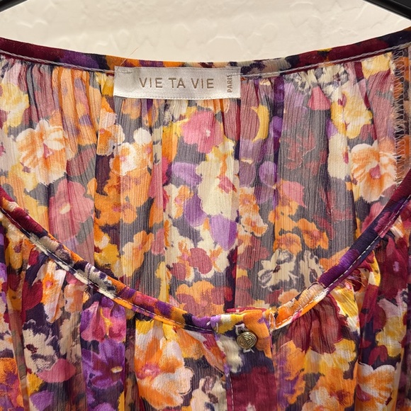 Vie Ta Vie Floral Blouse - Picture 2 of 5
